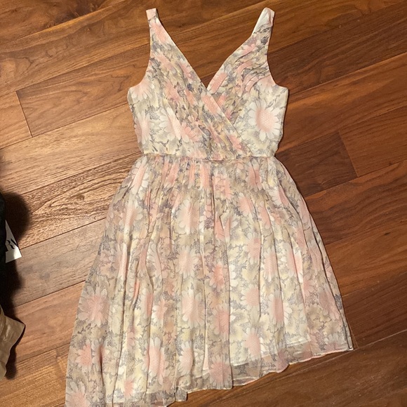 Elizabeth and James Manette Floral Print Silk Chiffon Mini size 2 - Picture 2 of 3